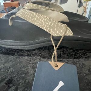 OluKai Black and Cream Sandals